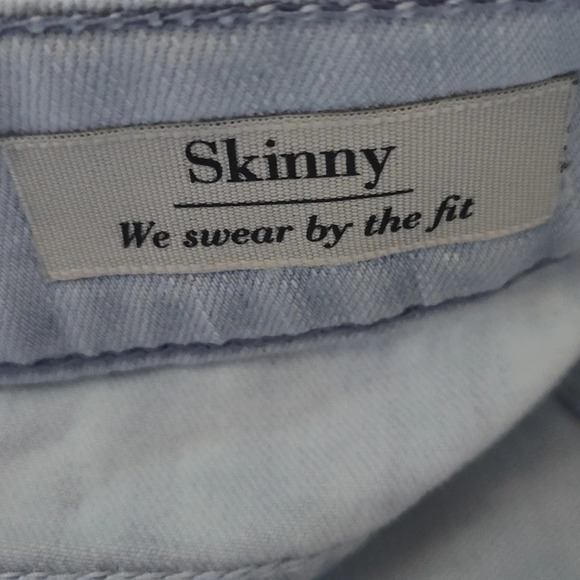 Torrid Light Wash Skinny Denim Jeans Size 26 - Picture 4 of 5